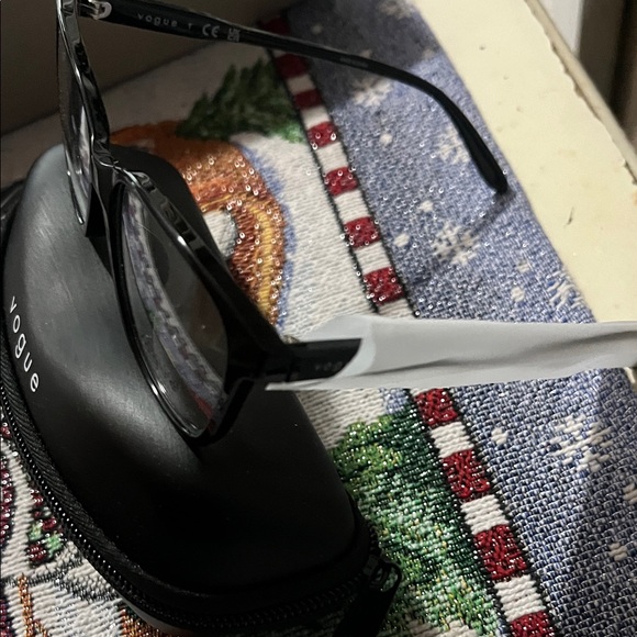 Vogue Women's frames in Classic Black brand new - Picture 3 of 3